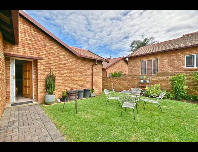 3 BEDROOM TOWNHOUSE FOR SALE IN HONEYDEW